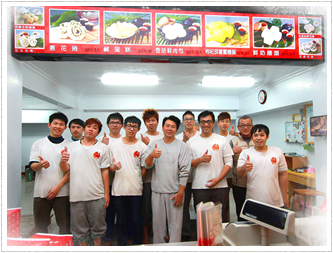圖:老龍師店鋪團體照
